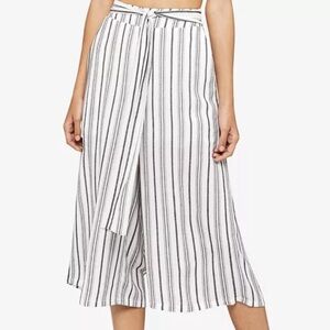 BCBGeneration White Gray Striped Tie-Front Wide Leg Gaucho Pants